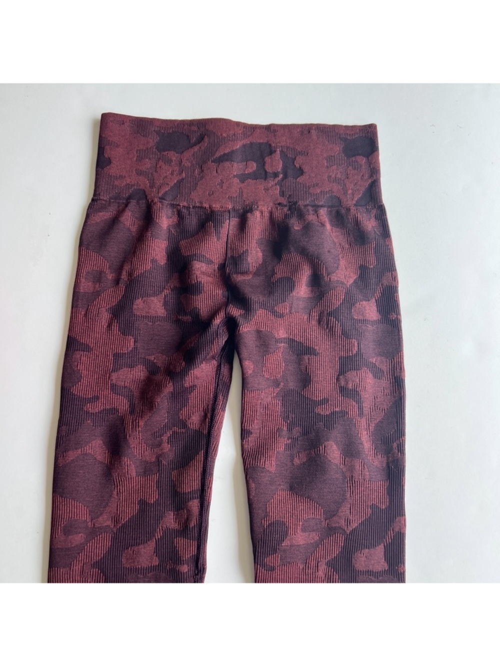 Gymshark Adapt Camo Seamless Leggings  Cherry Brown - Picture 3 of 3